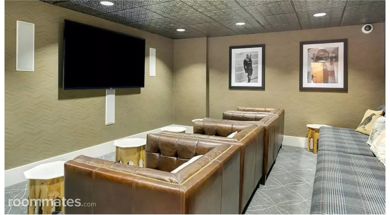 Profile photo 2 of 11