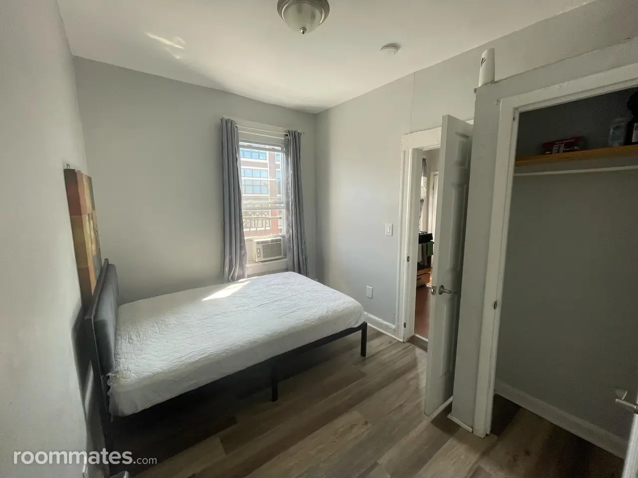 Profile photo 1 of 4