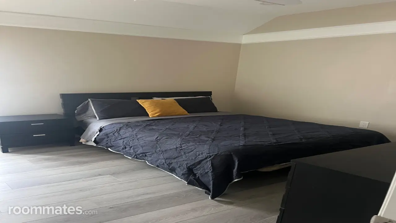 Profile photo 4 of 8