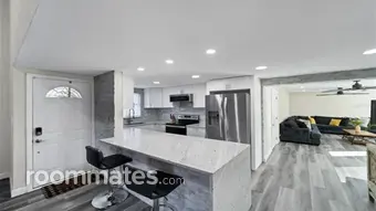 Room for rent in Sarasota, FL $950, house