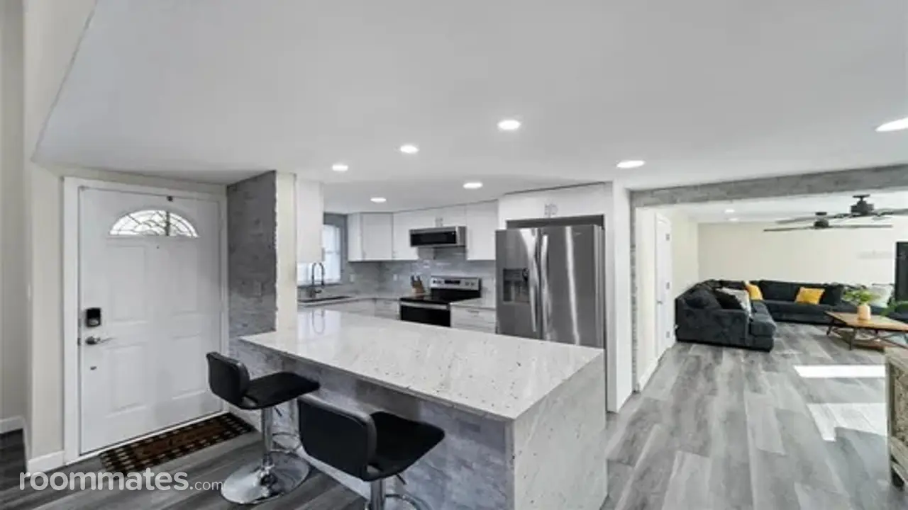 Profile photo 3 of 8