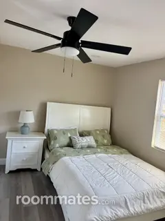 Room for rent in Sarasota, FL $900, house