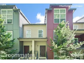 Room for rent in Hillsboro, OR $950, condo