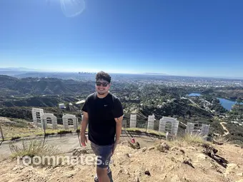 Roommate looking Reseda, CA, $1900