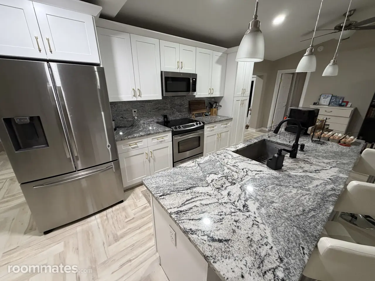 Profile photo 6 of 10