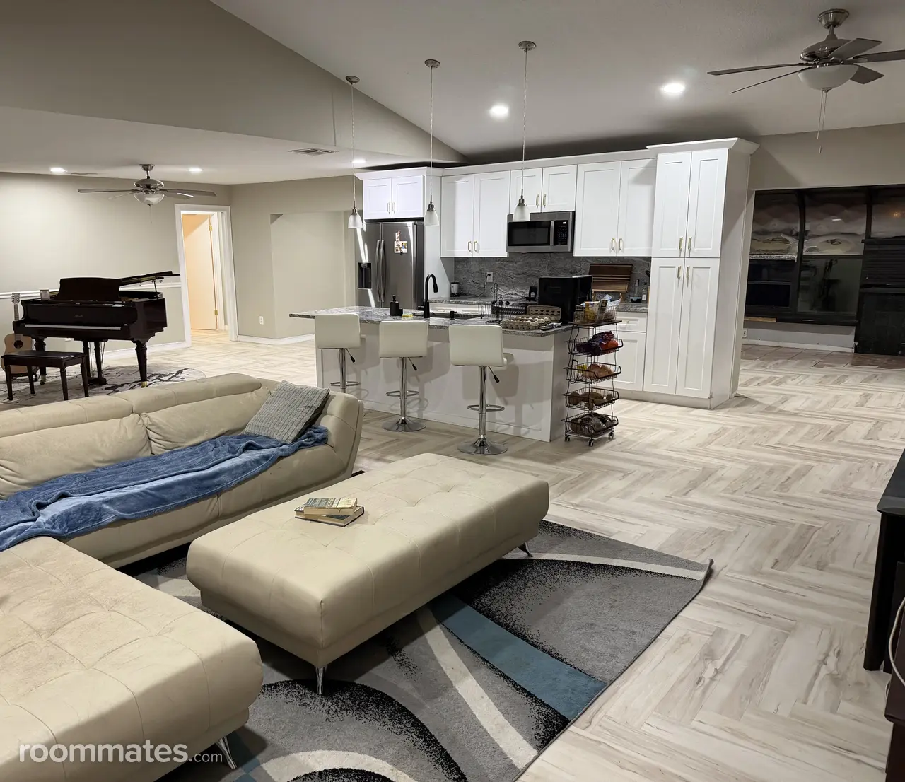 Profile photo 7 of 10