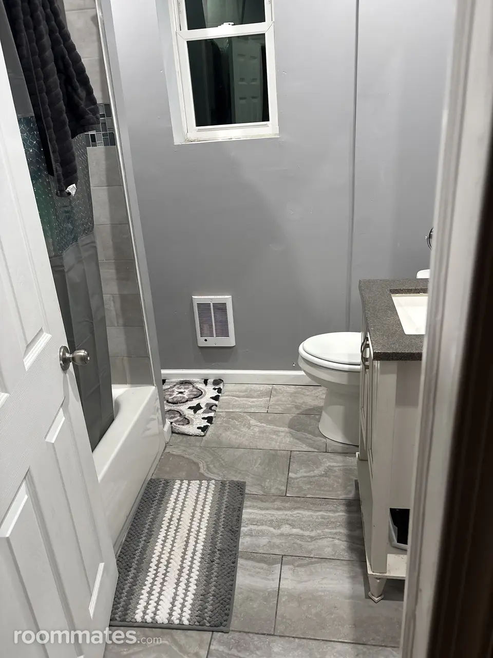 Profile photo 1 of 4