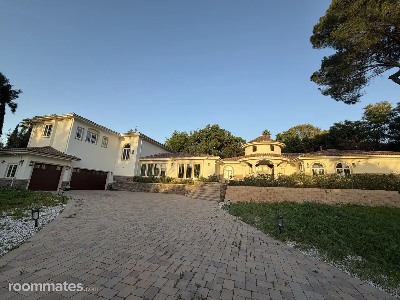 Profile photo 1 of 4