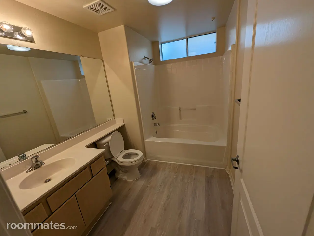 Profile photo 1 of 6