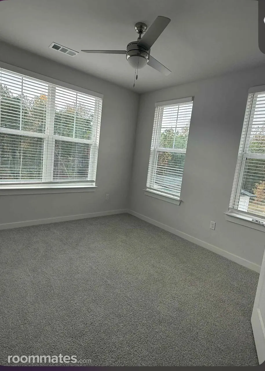 Profile photo 1 of 2