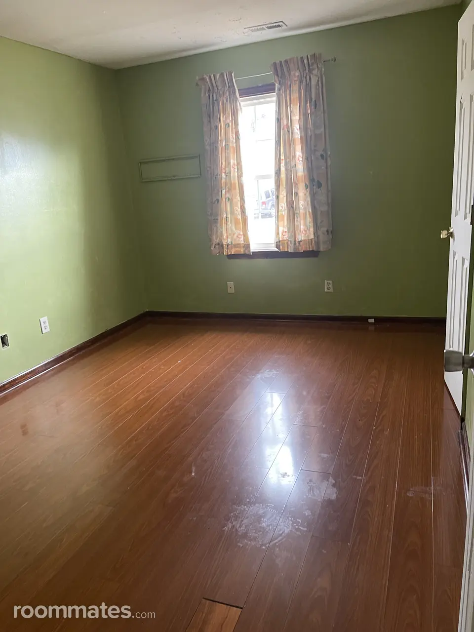 Profile photo 1 of 4