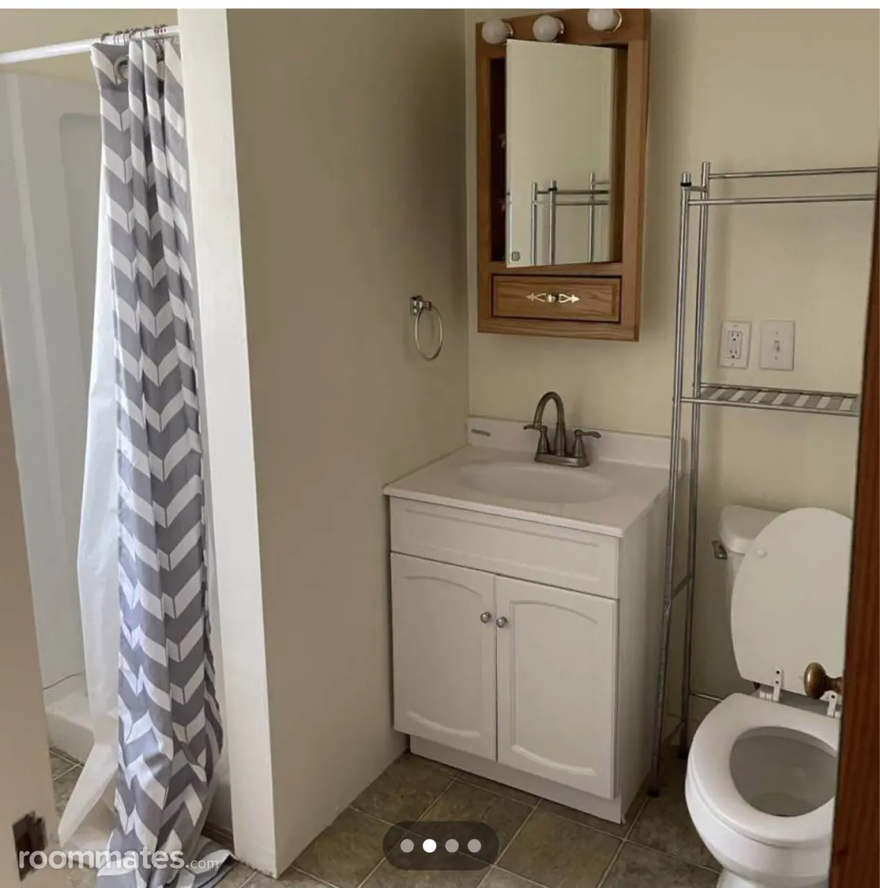 Profile photo 3 of 4