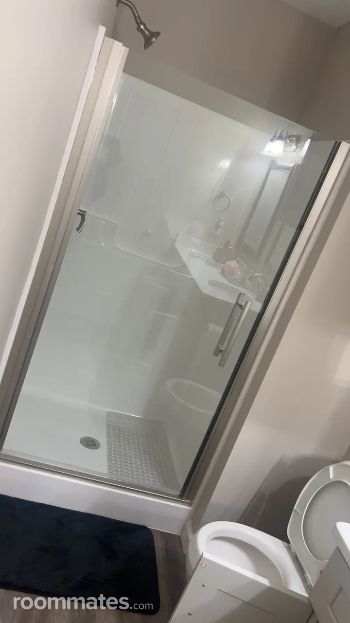 Profile photo 1 of 7