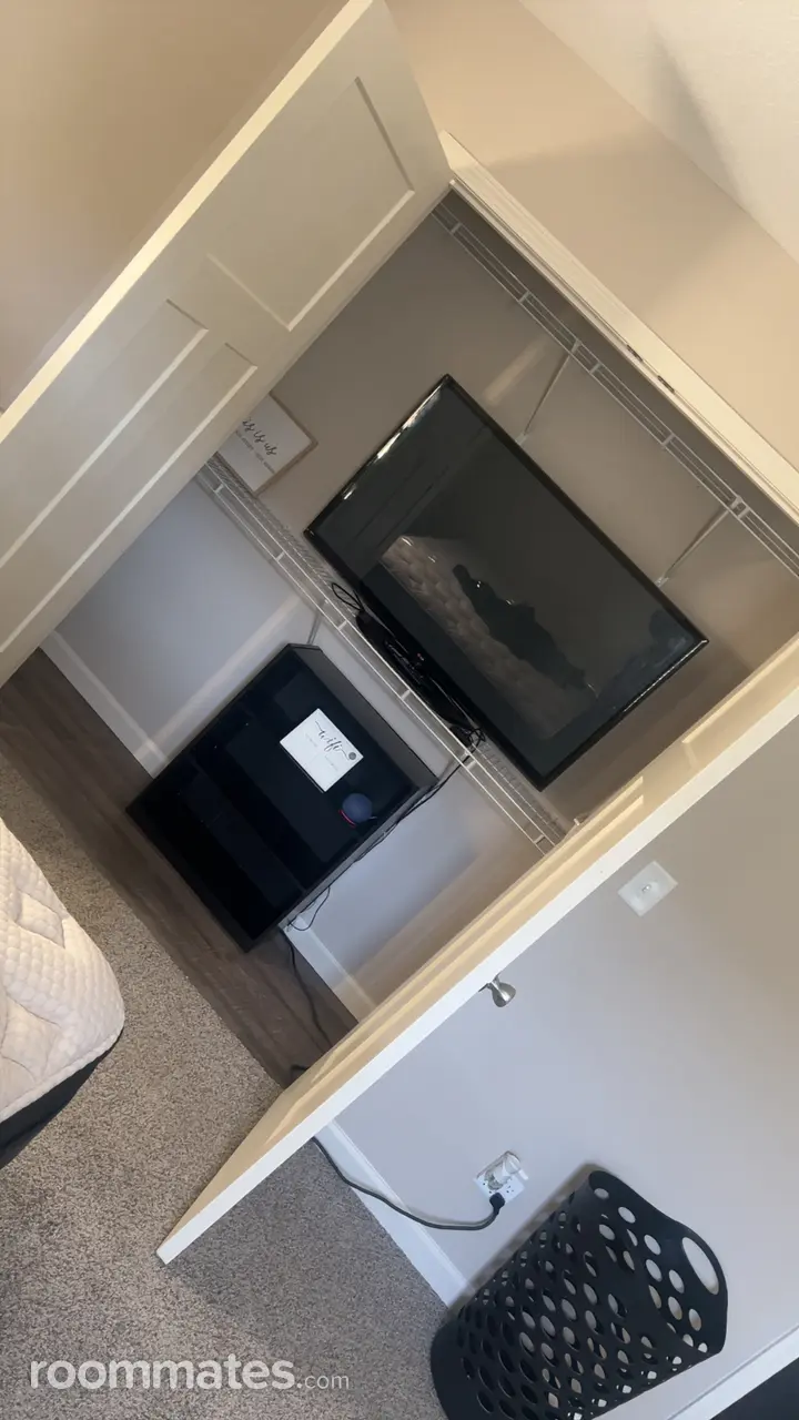 Profile photo 4 of 7