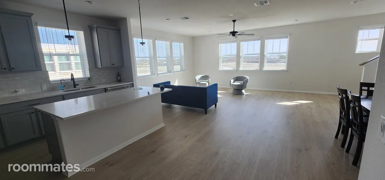 Profile photo 4 of 7