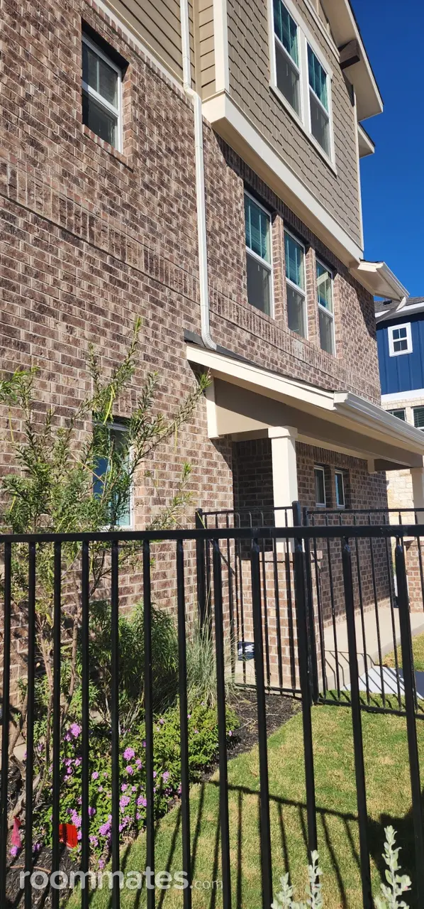 Profile photo 3 of 7