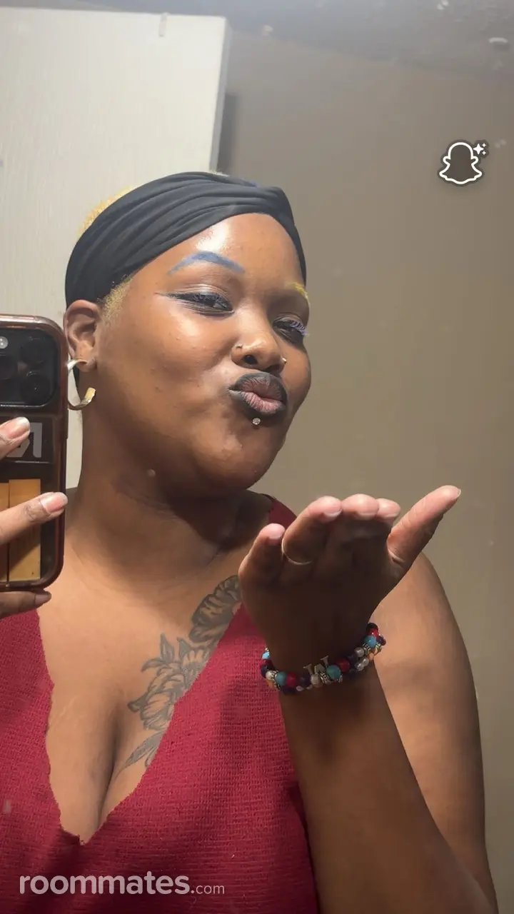 Profile photo 3 of 10