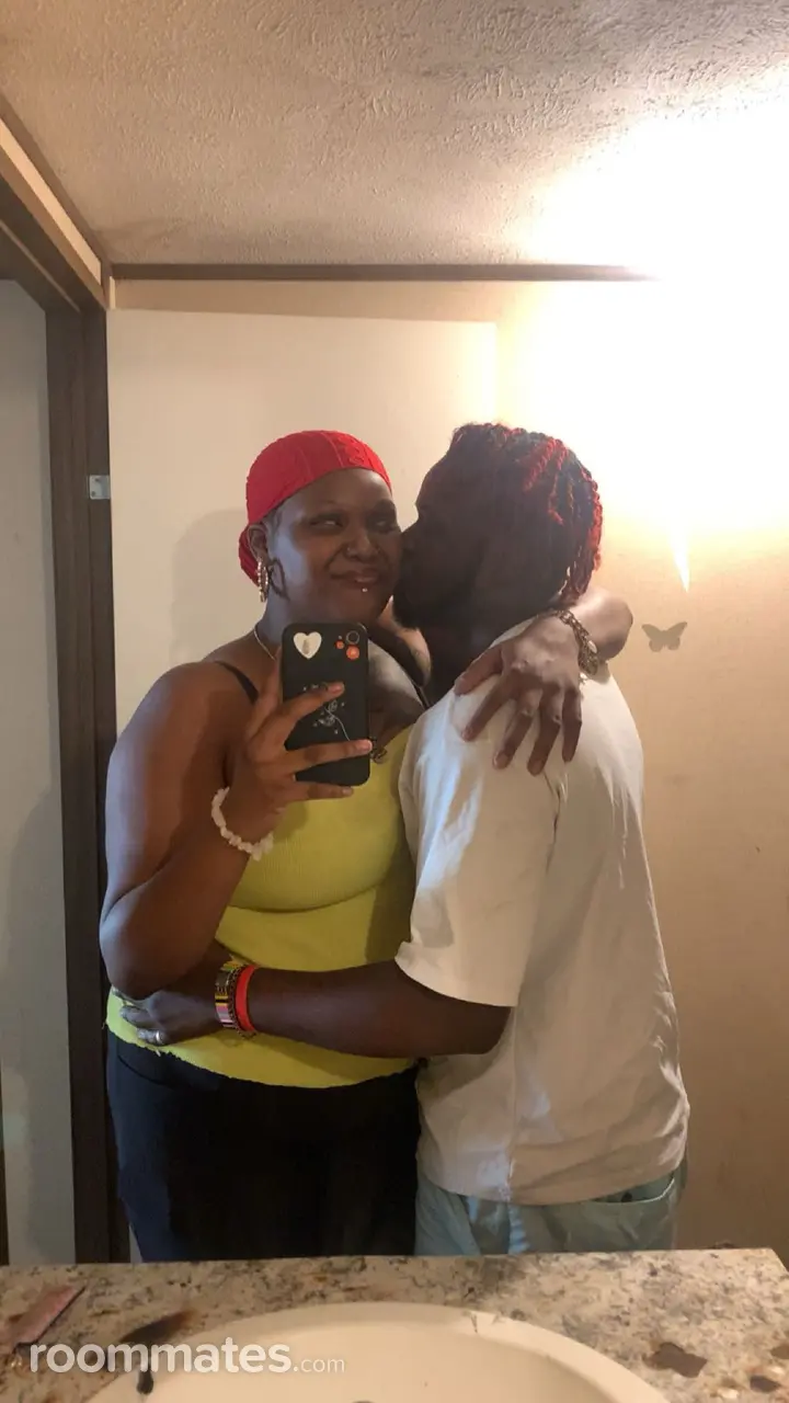 Profile photo 4 of 10