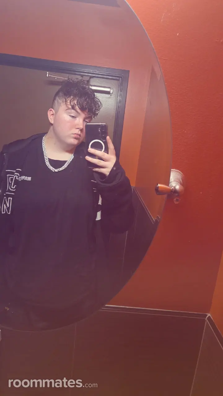 Profile photo 1 of 1