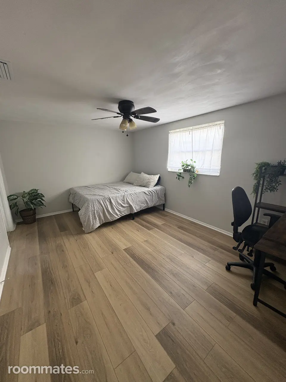 Profile photo 9 of 14