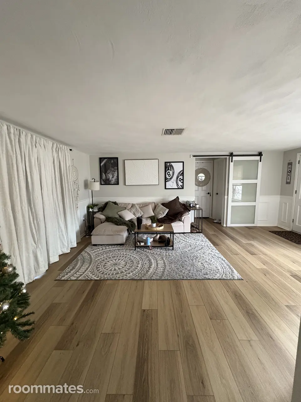 Profile photo 3 of 14