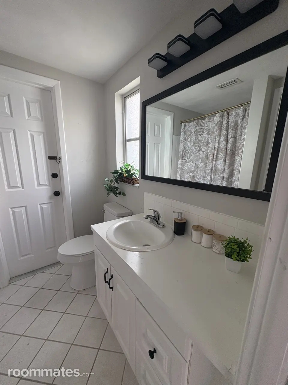 Profile photo 10 of 14