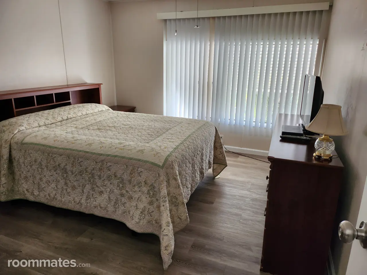 Profile photo 1 of 9