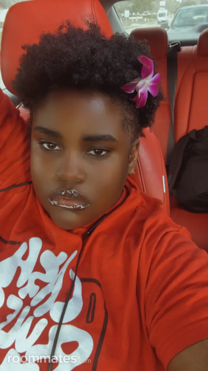 Profile photo 1 of 1