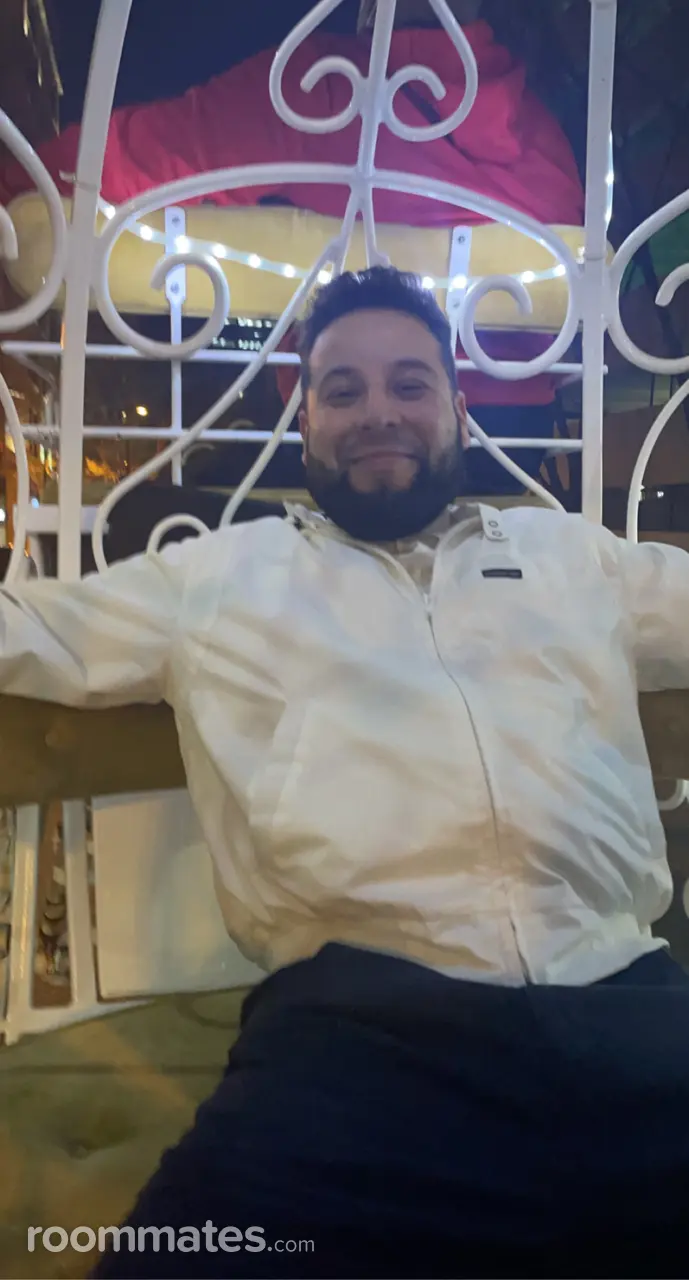 Profile photo 1 of 1