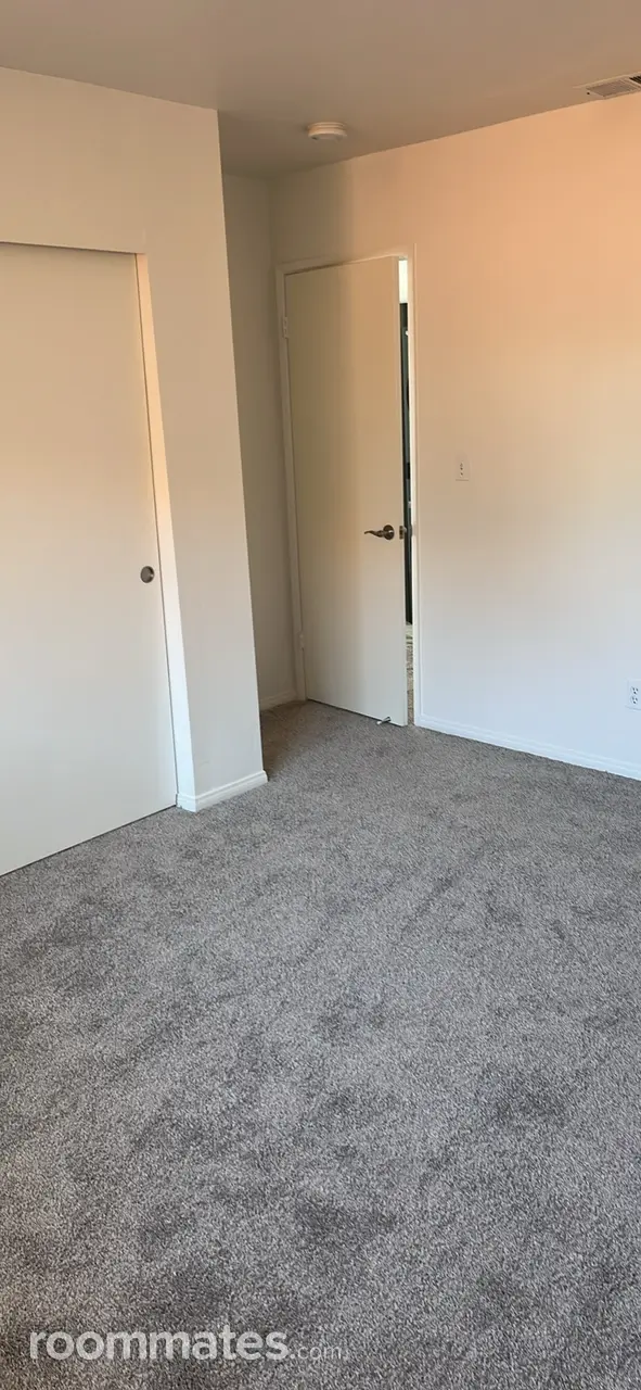 Profile photo 12 of 14