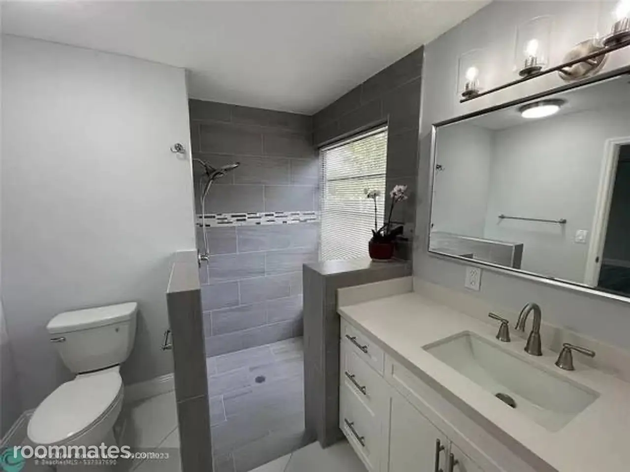 Profile photo 18 of 21