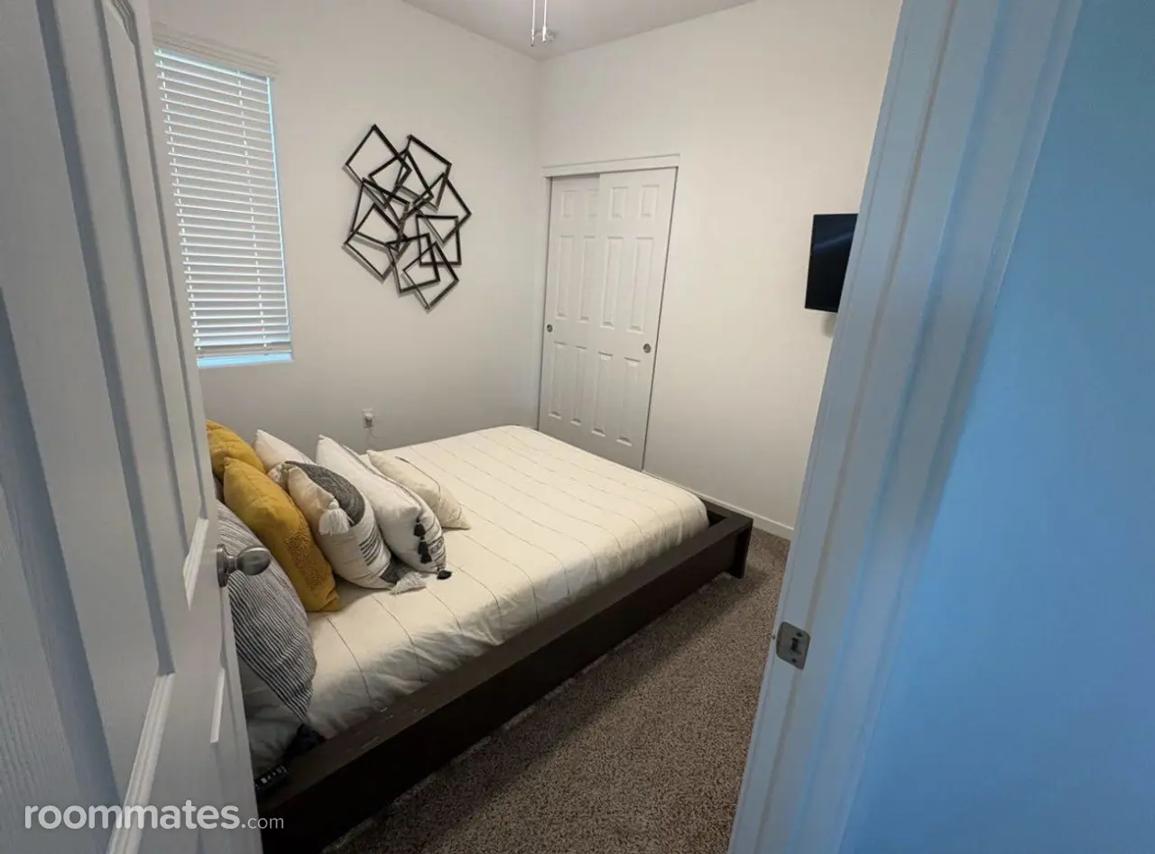 Profile photo 4 of 7