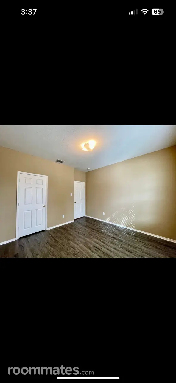 Profile photo 4 of 6