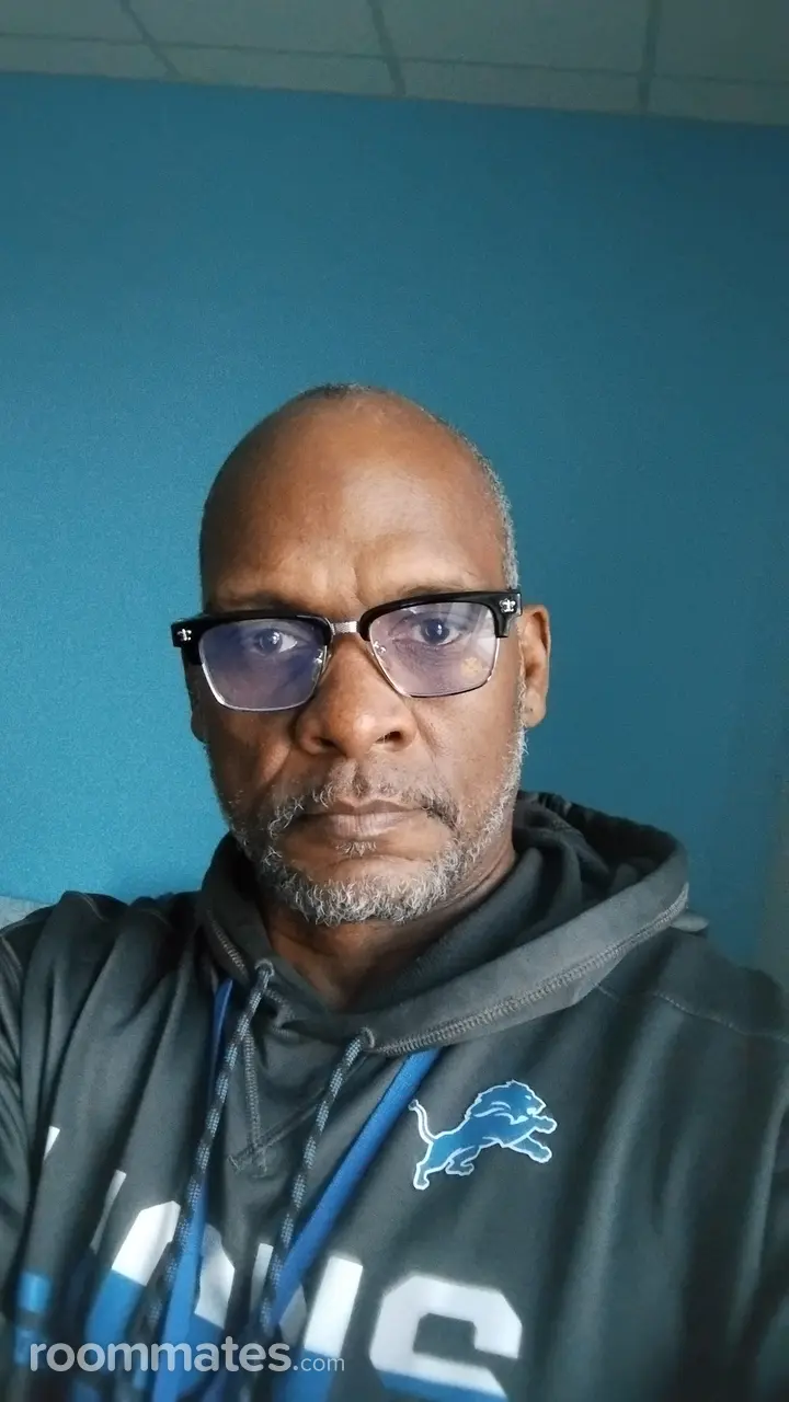 Profile photo 1 of 4