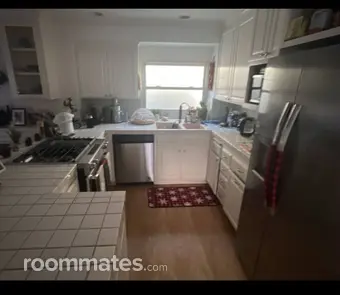 Room for rent in Hermosa Beach, CA $1800, house