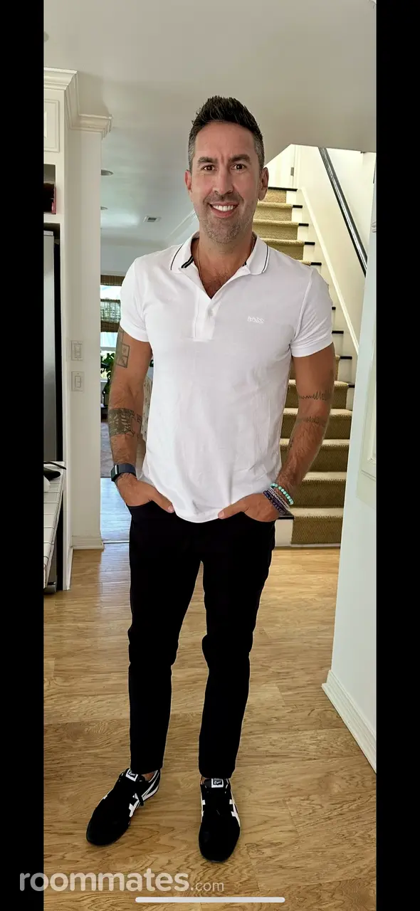 Profile photo 11 of 11