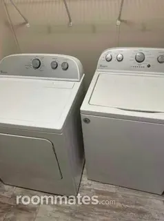 Room for rent in Warren, MI $400, house