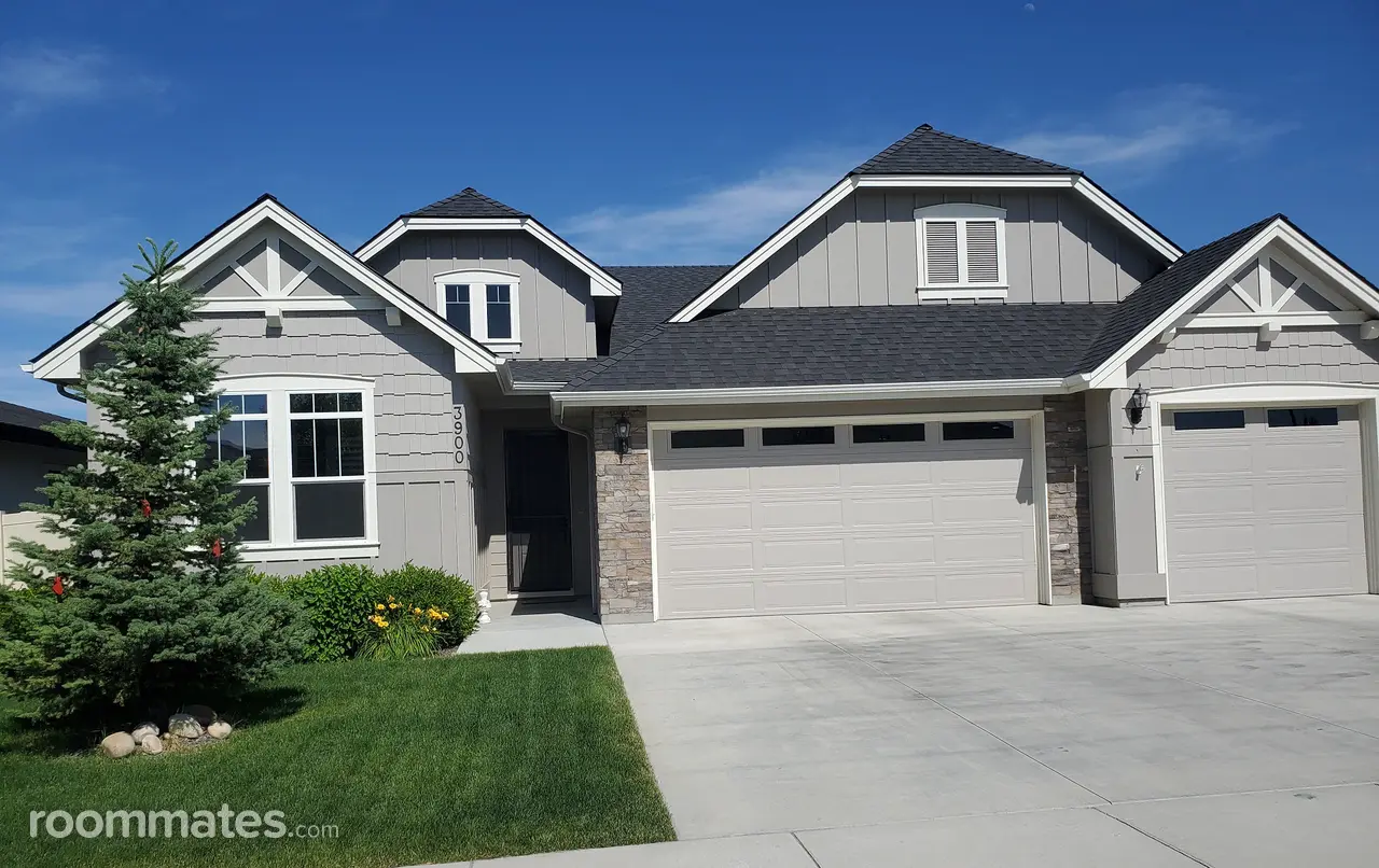 Profile photo 4 of 8