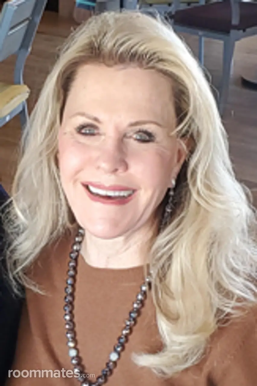 Profile photo 8 of 8