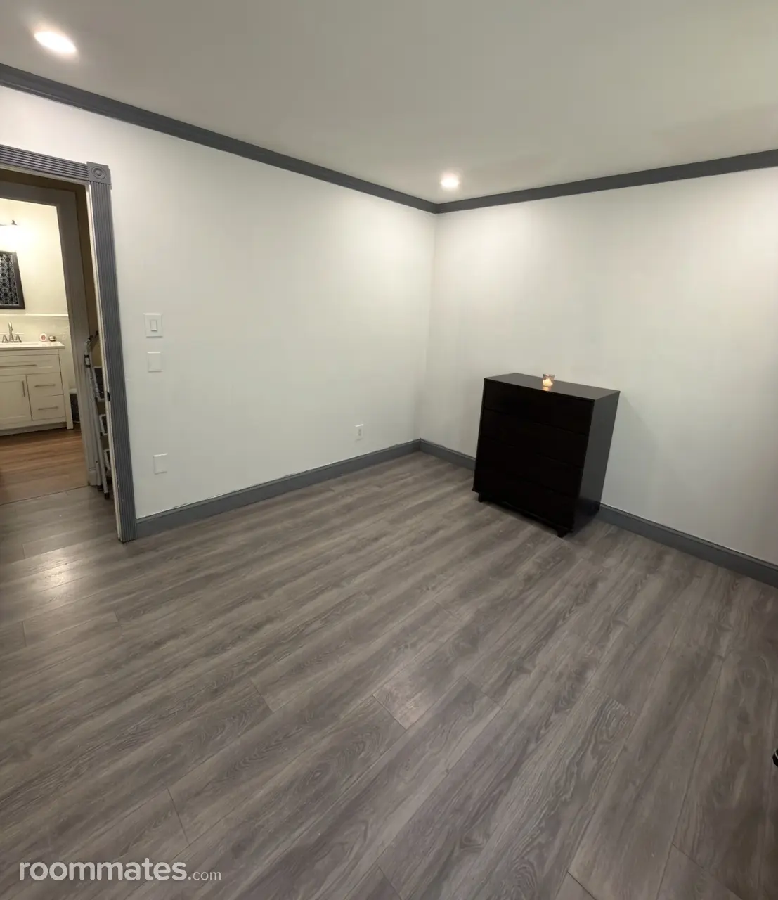 Profile photo 4 of 10