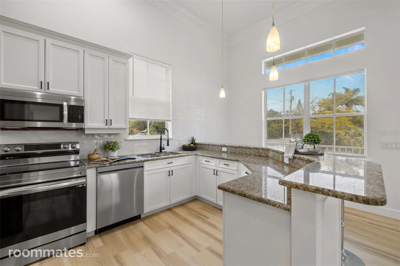 Profile photo 3 of 11