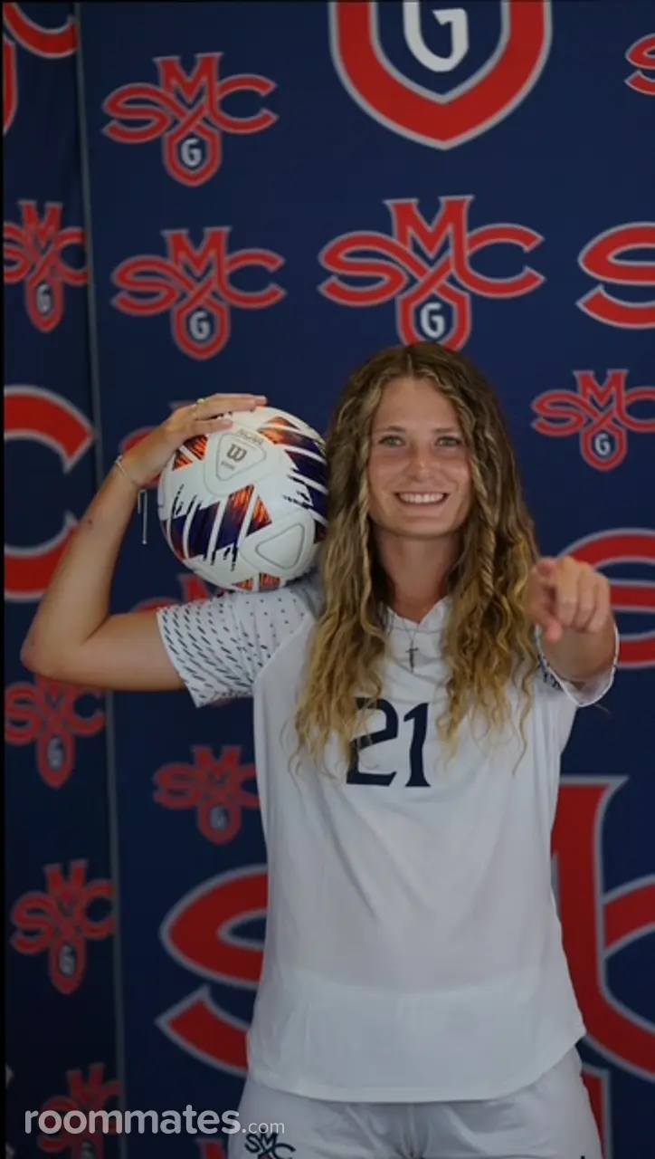 Profile photo 11 of 19