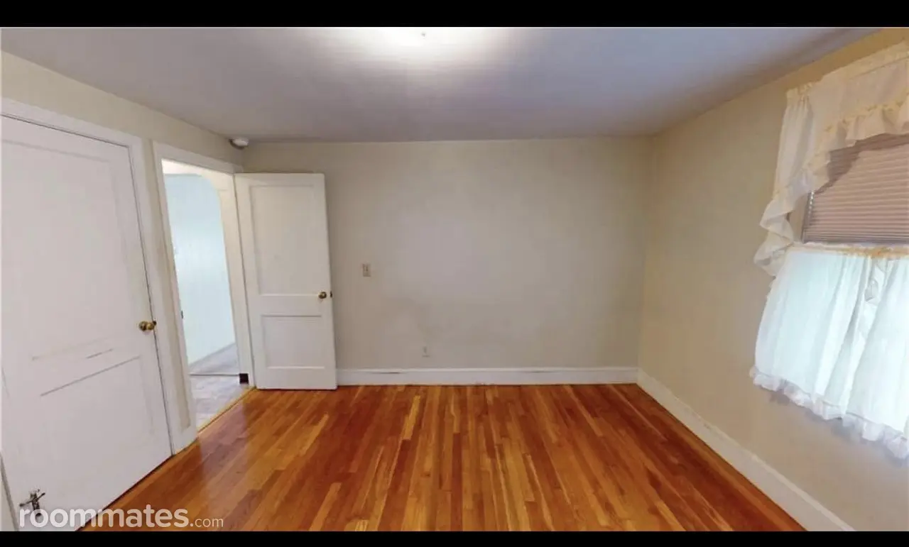 Profile photo 1 of 4