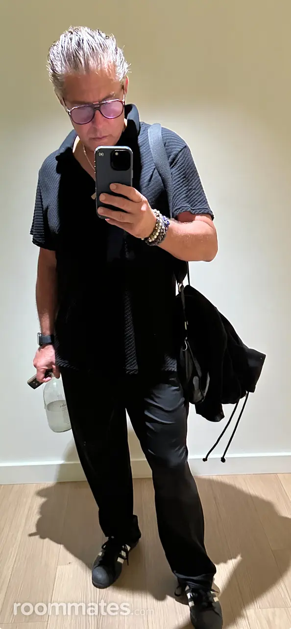 Profile photo 6 of 8