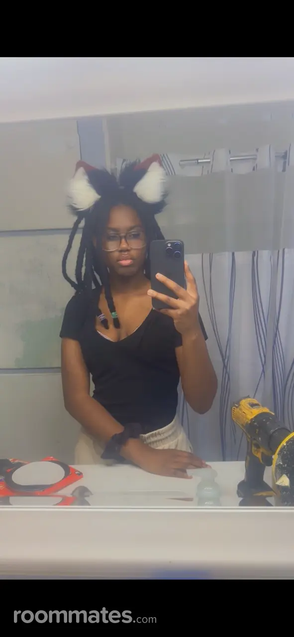 Profile photo 5 of 5