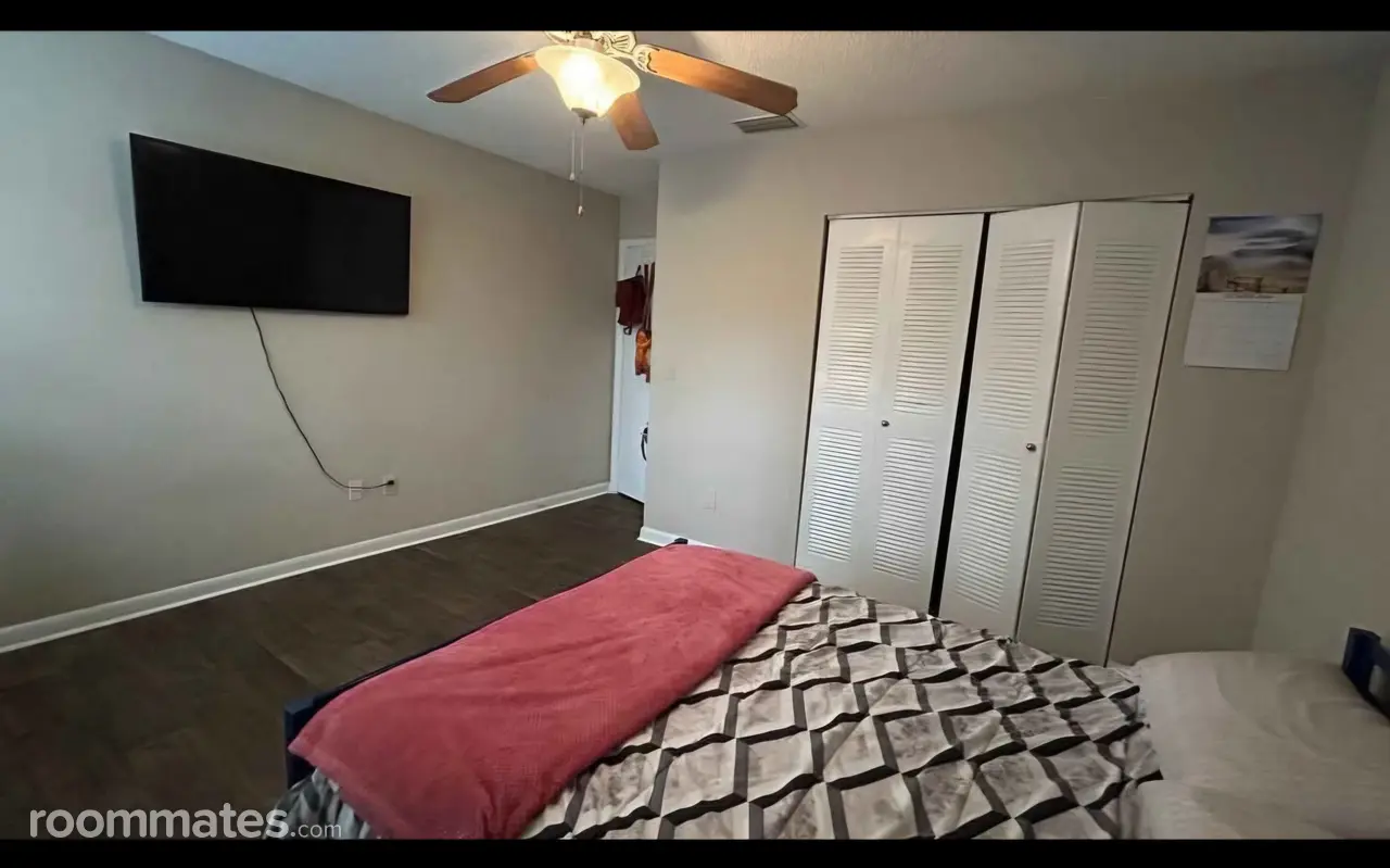 Profile photo 10 of 11