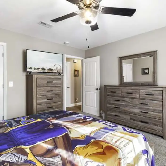Room for rent in Clarksville, TN $650, house