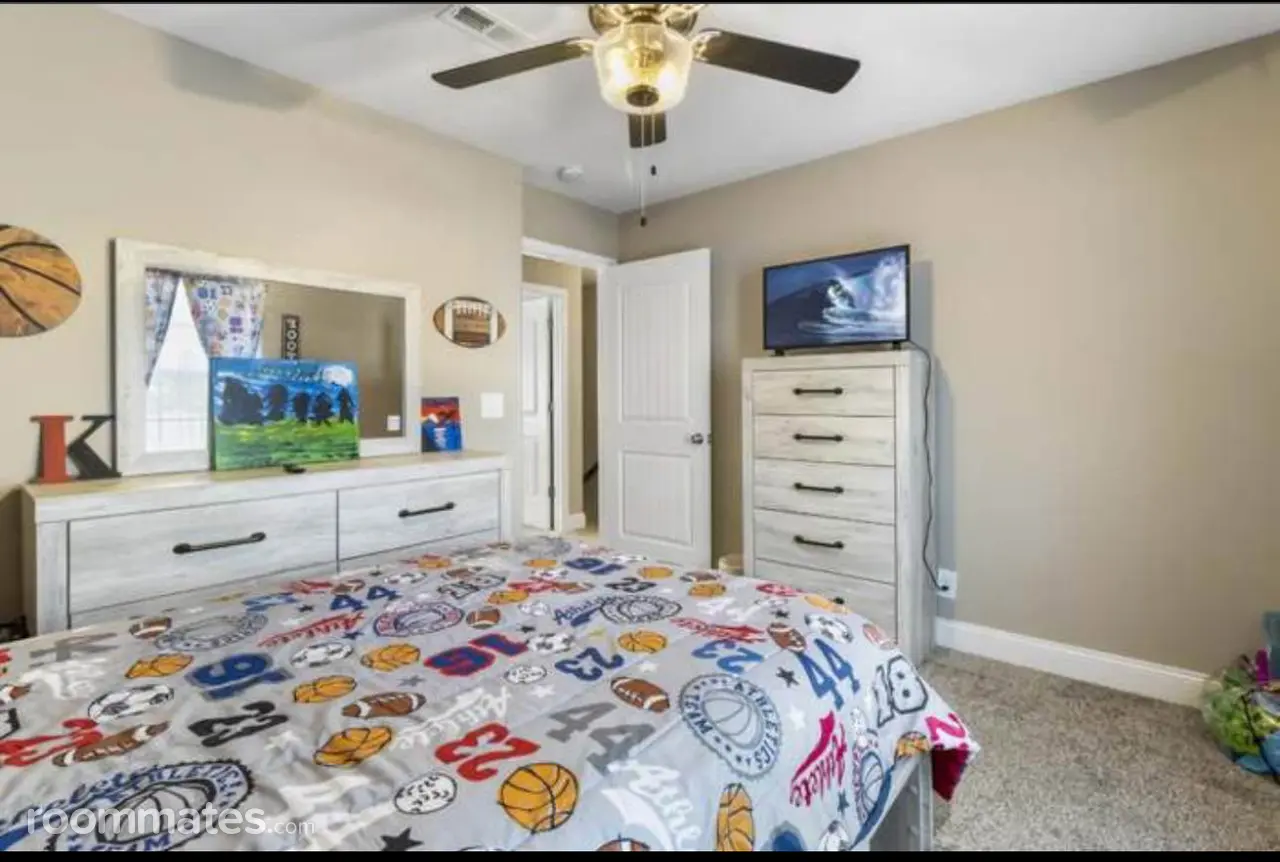 Profile photo 9 of 11