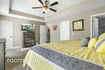 Room for rent in Clarksville, TN $700, house