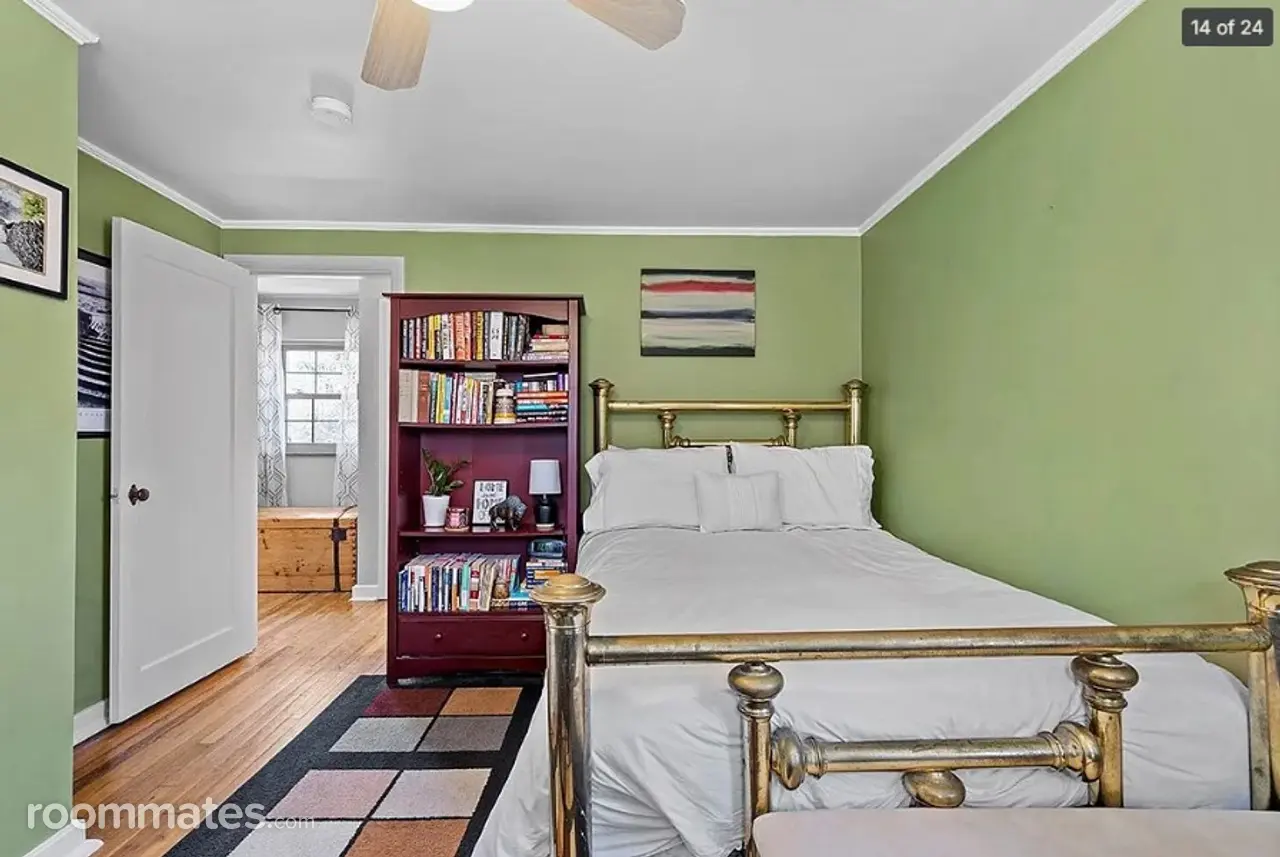 Profile photo 2 of 3